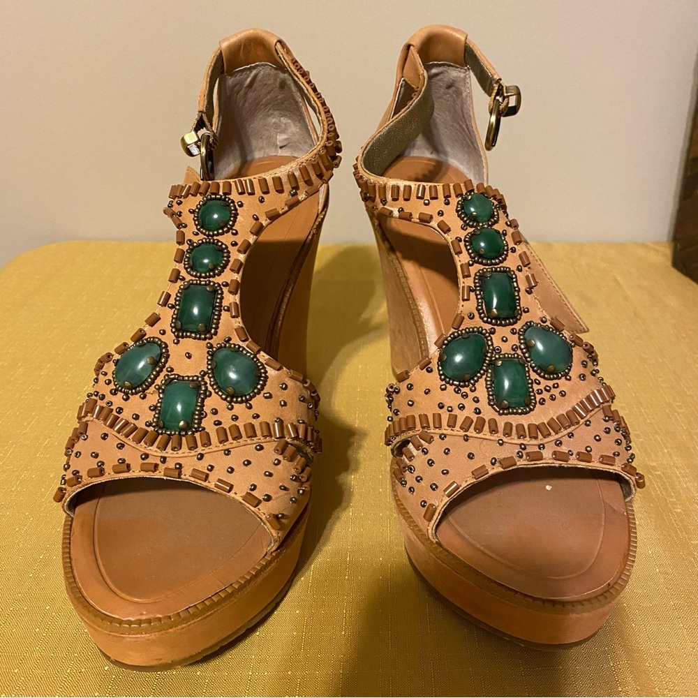 NWOT Banana Republic wedge heels with blue/ faux turquoise stones size 9.5